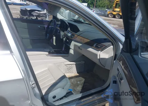 2014 Mercedes-Benz E 350 z USA, uszkodzony, nr VIN WDDHF5KB8EA825109